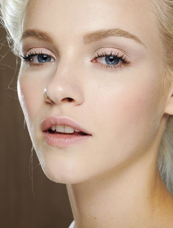 Bao nhiêu tuổi nên dùng kem dưỡng mắt