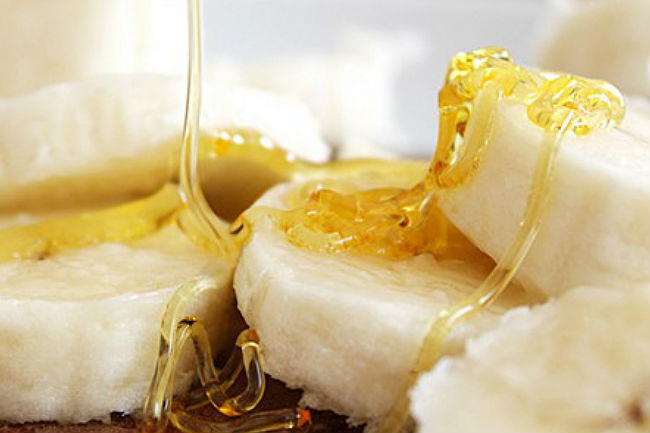 Dưỡng da từ mật ong và chuối
