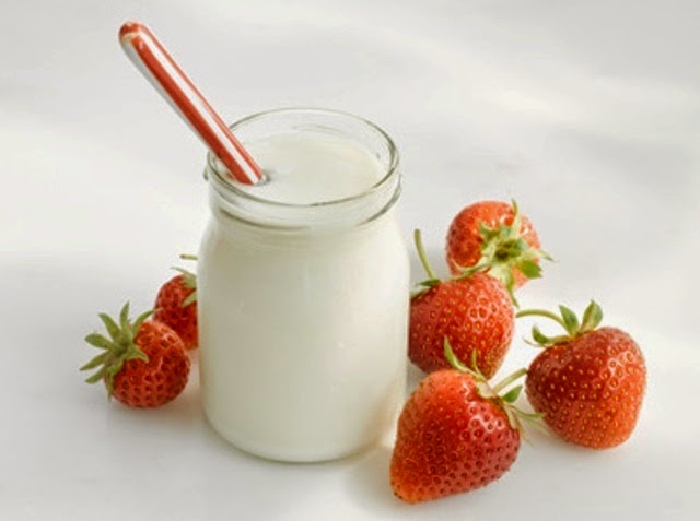 tẩy da chết toàn thân bằng dâu tây 4