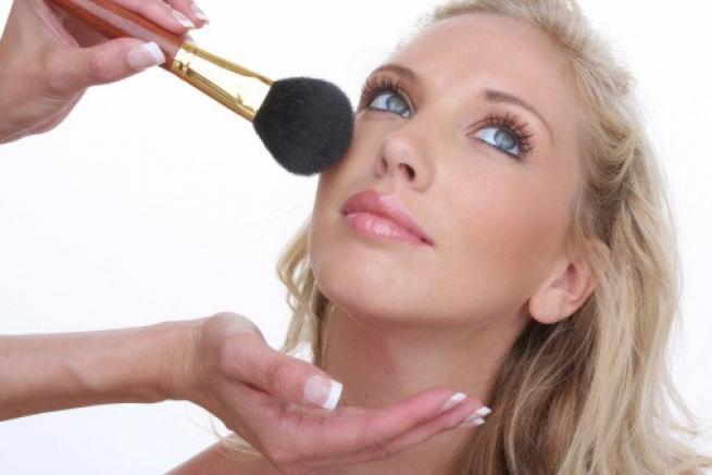 tẩy trang bằng nước hoa hồng