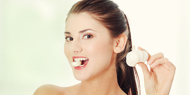 Chăm sóc da quanh mắt