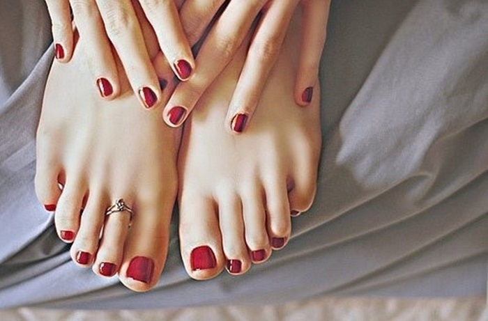 Làm trắng da chân