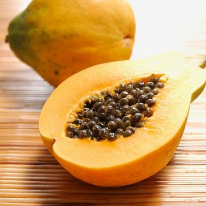 Làm trắng da tay bằng đu đủ