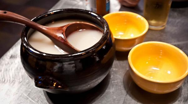 Mặt nạ trị nám bằng rượu gạo