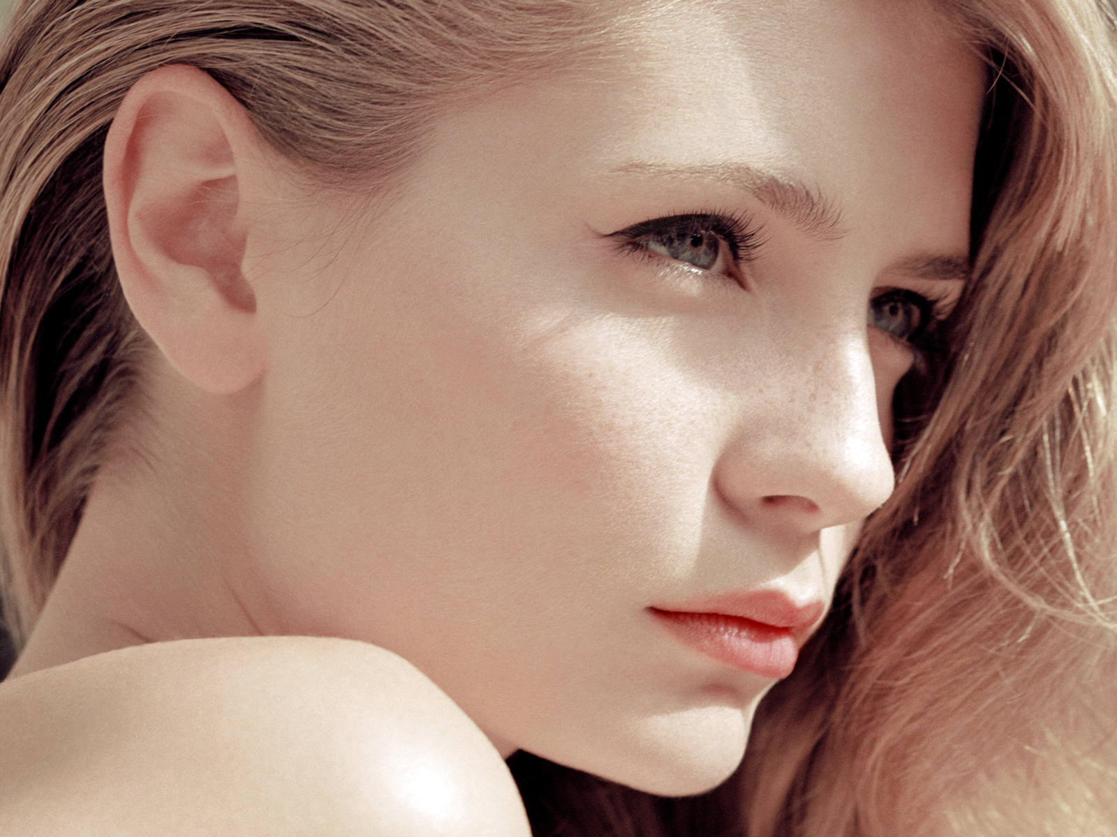 kem trị nám tốt