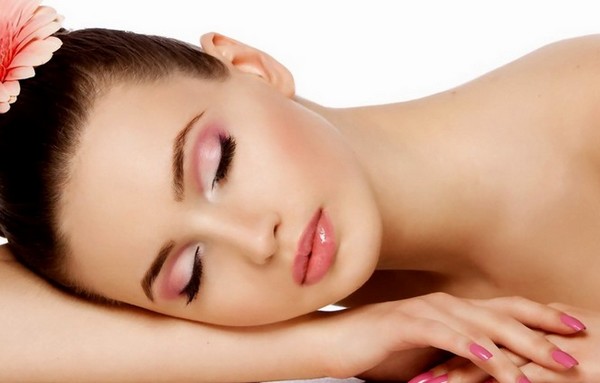 nên dùng kem dưỡng da ban ngày của hãng nào