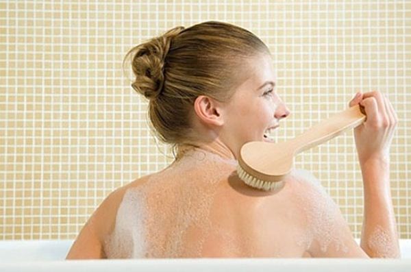 tẩy da chết toàn thân bằng phương pháp tự nhiên