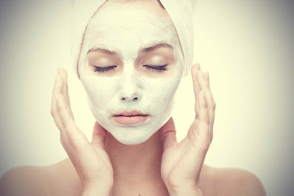 Đắp mặt nạ cà chua giúp da luôn săn chắc