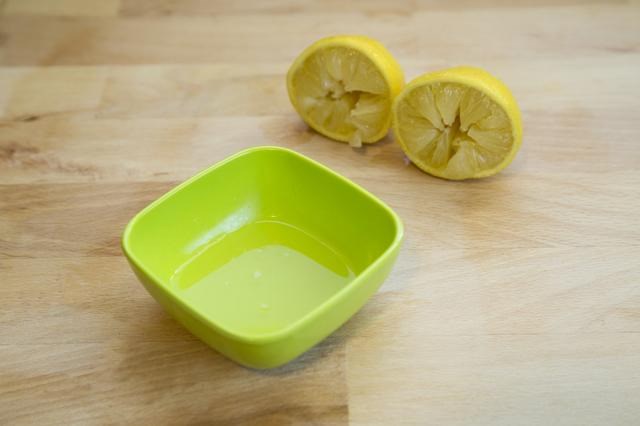  Tẩy da chết bằng hỗn hợp chanh đường