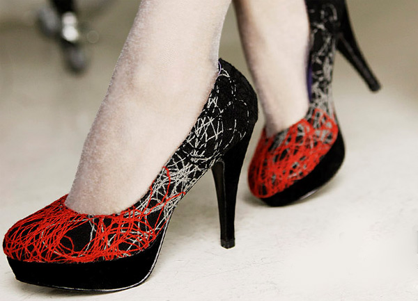 Cách chăm sóc da bàn chân khi đi giày cao gót