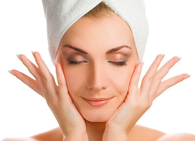 Kem chống nắng nào tốt nhất cho da mụn?