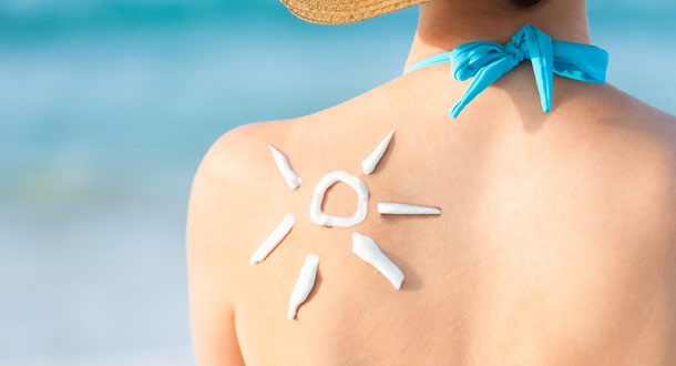 Kem chống nắng nào tốt nhất cho da mụn?