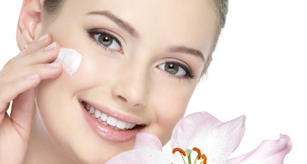 Kem dưỡng da mặt ban đêm tốt cho bạn gái