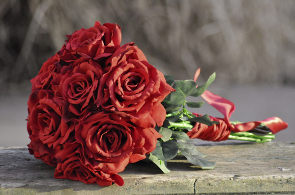 Mách bạn cách làm  nước hoa hồng đơn giản nhất