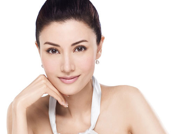 Dùng nước hoa hồng cho làn da khỏe đẹp hơn