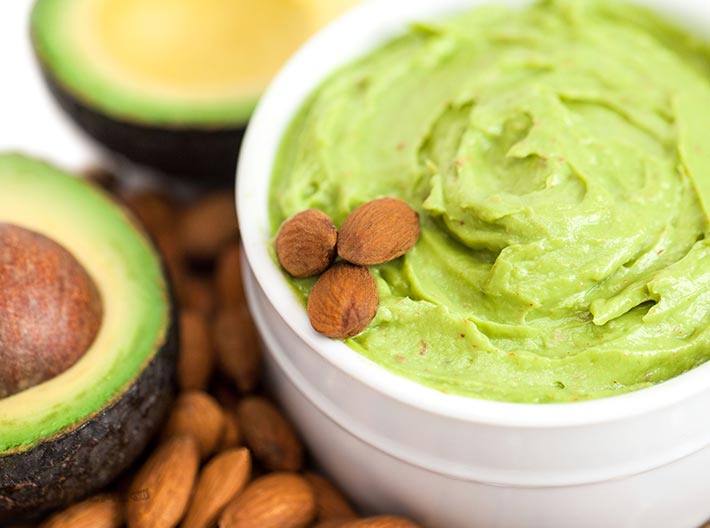 Bí quyết dưỡng da trắng mịn từ trái bơ