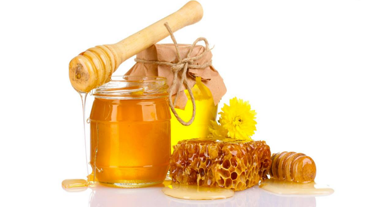 dưỡng môi bằng mật ong2