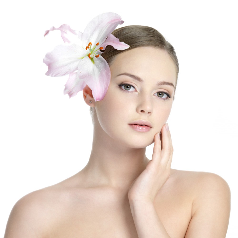 Ngày nay, dầu dừa được coi là một trong những loại mỹ phẩm thiên nhiên giúp dưỡng da hàng ngày cực kì tốt. 