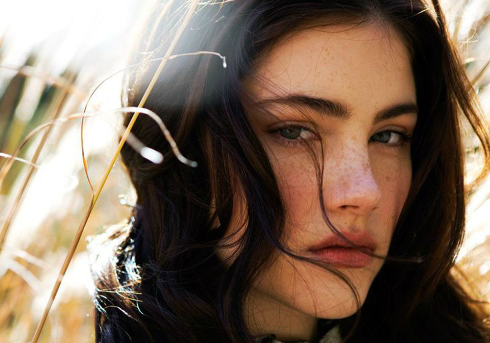 Hướng dẫn cách làm serum phục hồi vùng da mắt