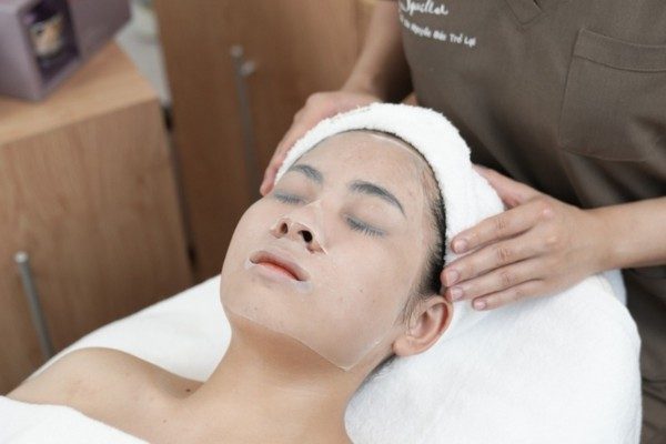 Đắp mặt nạ đúng cách để kiềm dầu giảm mụn mà không gây tổn thương da