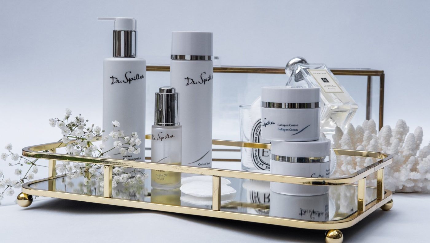 Bộ ba sản phẩm này giúp tối ưu quá trình phục hồi da sau trị liệu công nghệ phục hồi da chuyên sâu, giúp da nhanh chóng khỏe mạnh, mềm mịn và tươi sáng hơn.