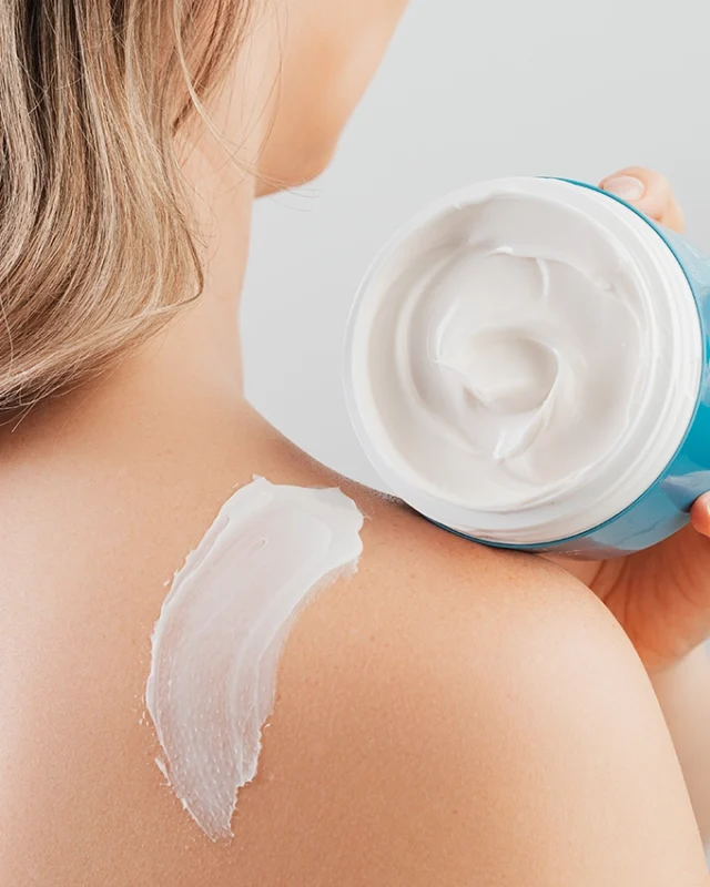 Cách trị mụn thâm ở mông bằng tẩy da chết Dr.Spiller