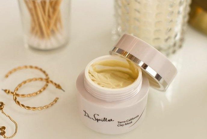 Trị mụn tuổi dậy thì nữ tại nhà với trọn bộ sản phẩm Dr.Spiller