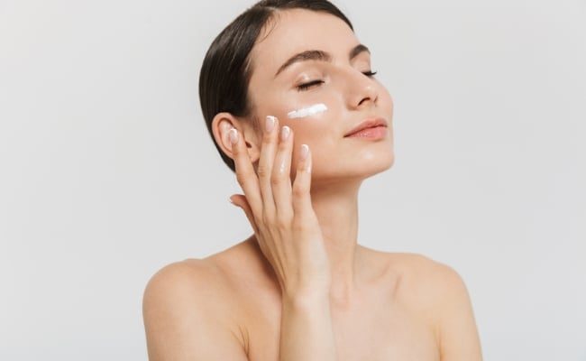 5 Bước skincare chống lão hóa ban đêm giúp da trẻ lâu