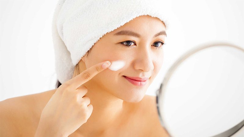 Hiểu rõ nguyên nhân để biết cách chọn mỹ phẩm cho da dầu phù hợp