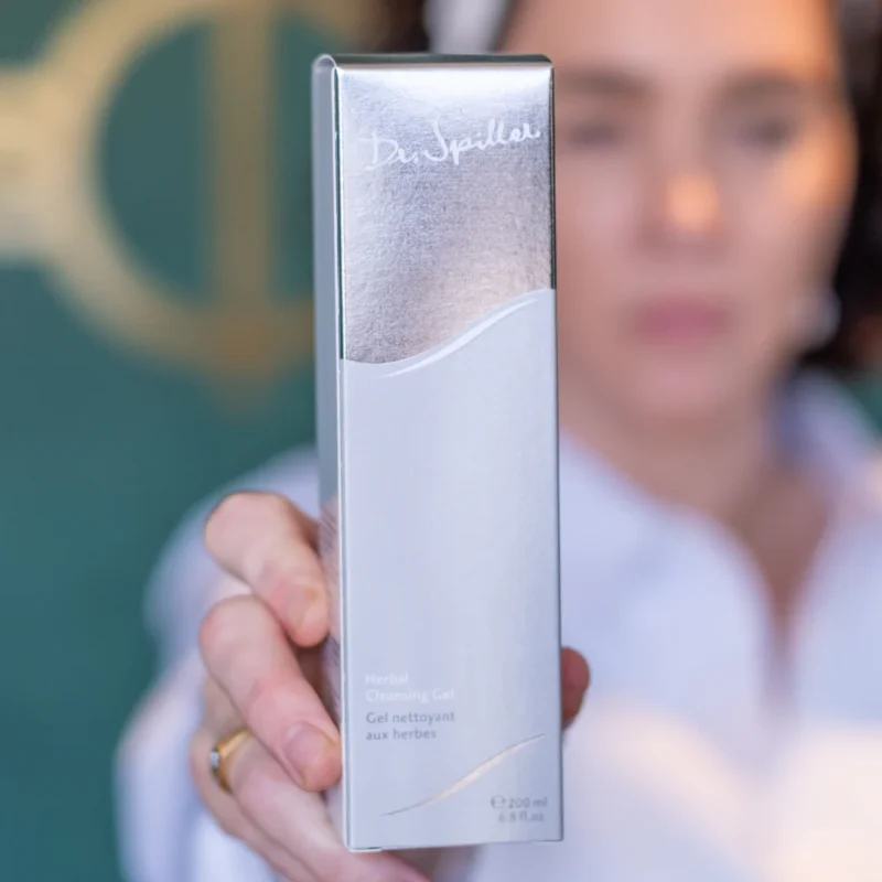 Cách trị da dầu và lỗ chân lông to với sản phẩm Dr.Spiller