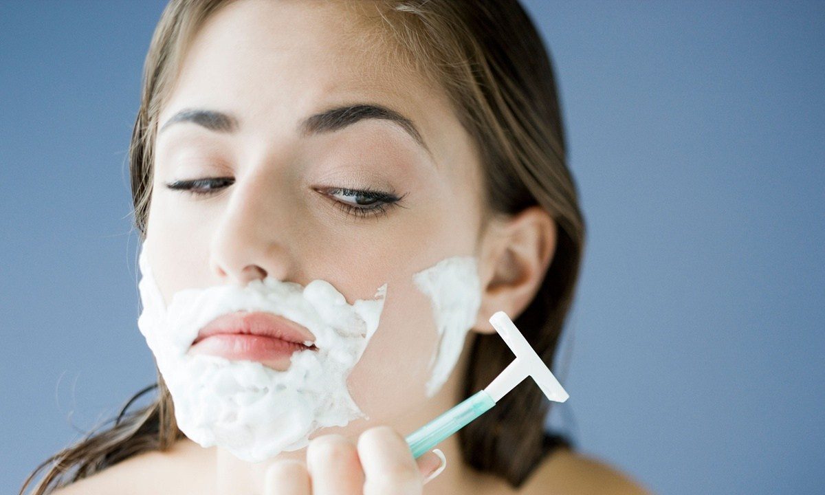 Cạo lông mặt có bị to lỗ chân lông không dưới góc nhìn khoa học