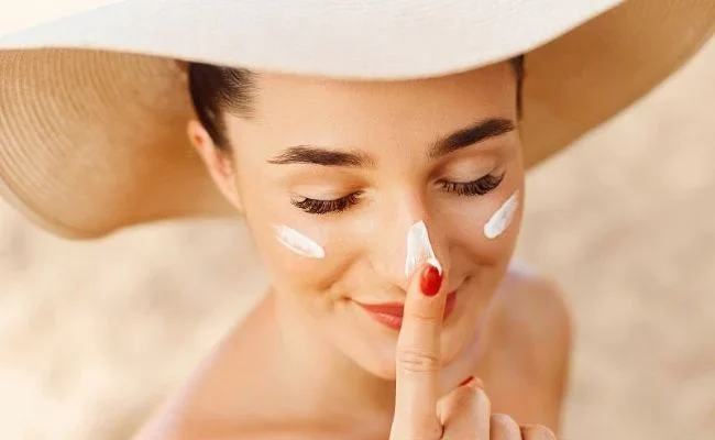 Tại sao nên tìm hiểu cách chăm sóc da mặt vào mùa hè đúng cách
