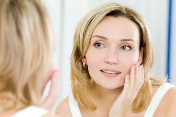Hiểu rõ nguyên nhân lão hóa để có cách chăm sóc da tuổi trung niên phù hợp