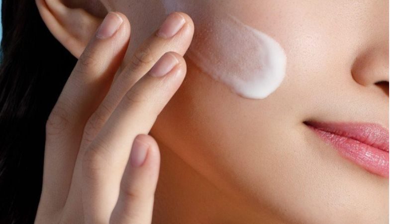 Giải đáp thắc mắc làm thế nào để chống nắng nhưng không làm xỉn tông da