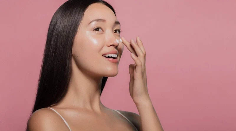 Da dầu có cần dưỡng ẩm vào mùa hè không? Lưu ý khi dưỡng ẩm cho da dầu
