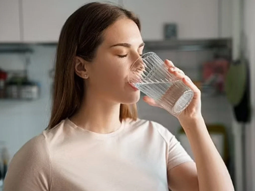 Áp dụng đều đặn kết hợp với uống đủ nước mỗi ngày sẽ giúp làn da dầu khỏe mạnh, hạn chế tiết nhờn quá mức, đồng thời ngăn ngừa tình trạng mụn hiệu quả.