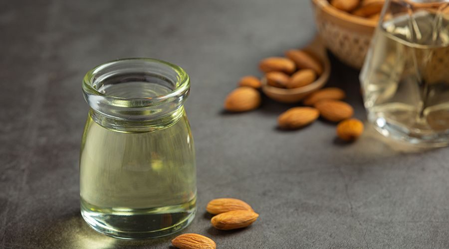 Da khô có nên dùng dầu dưỡng không? Cách chọn dầu dưỡng cho da khô