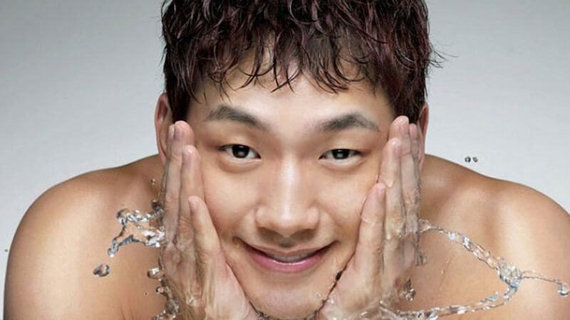 Hướng dẫn chăm sóc da khô ở nam giới tại nhà