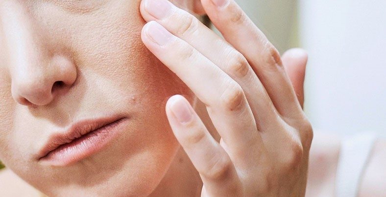 Tìm hiểu nguyên nhân gây da khô ở người già
