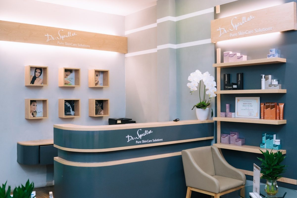 Bạn có thể đến skinlab để phục hồi da nhạy cảm nổi mẩn khi nắng nóng