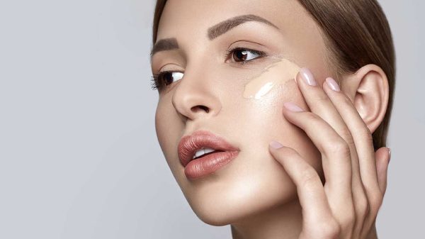 Những tiêu chí chọn foundation cho da dầu nhạy cảm