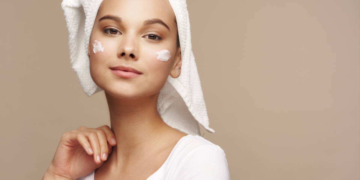 Tại sao nên dùng kem dưỡng ẩm có ceramide cho da khô