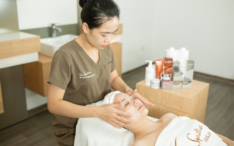 Tiêu chí lựa chọn kem dưỡng phục hồi da dầu sau mụn bạn cần nắm