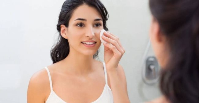Tìm hiểu các bước trong layer skincare cho da dầu