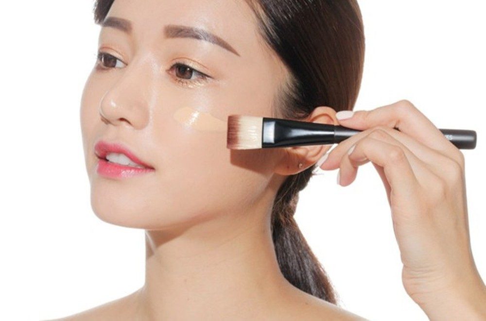 Các bước makeup cho da dầu mùa hè giúp giữ lớp nền lâu trôi