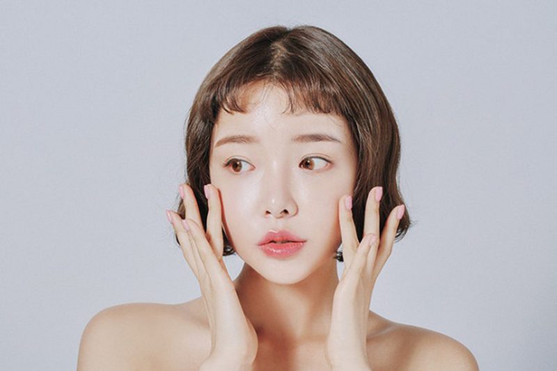 Tìm hiểu đặc điểm để chọn mỹ phẩm nên dùng cho da dầu vào mùa hè
