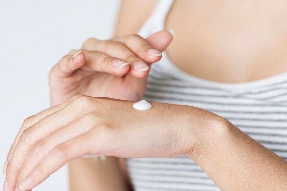 Nên dùng lotion hay cream cho da khô, kết hợp cả 2 để có hiệu quả cao