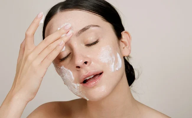Các bước cơ bản trong routine skincare cho da hỗn hợp