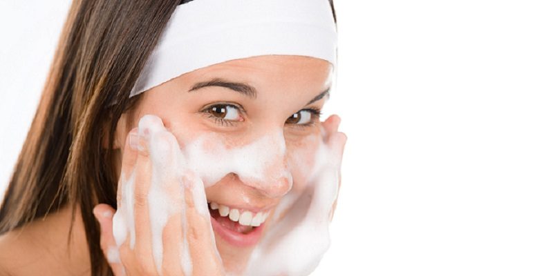 Tiêu chí lựa chọn sữa rửa mặt cho da dầu lỗ chân lông to
