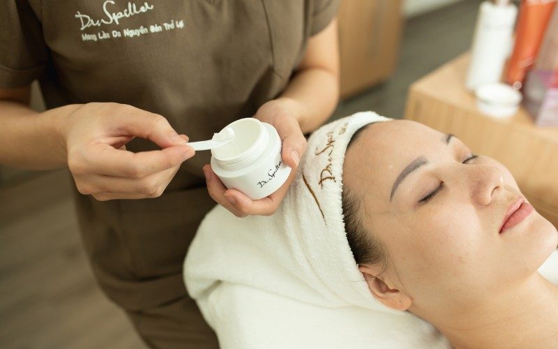 Cách chọn tẩy da chết mặt cho da hỗn hợp thiên dầu